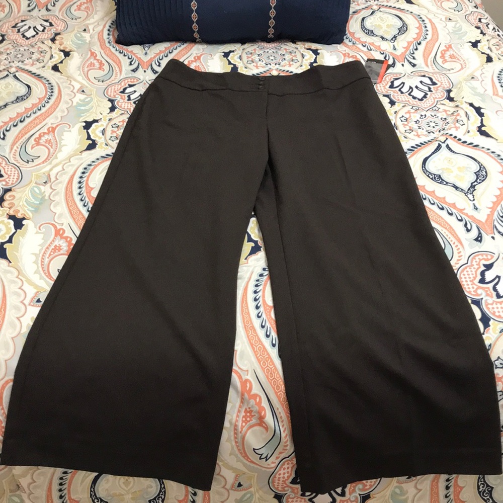 NWT! Brown wide leg slacks
